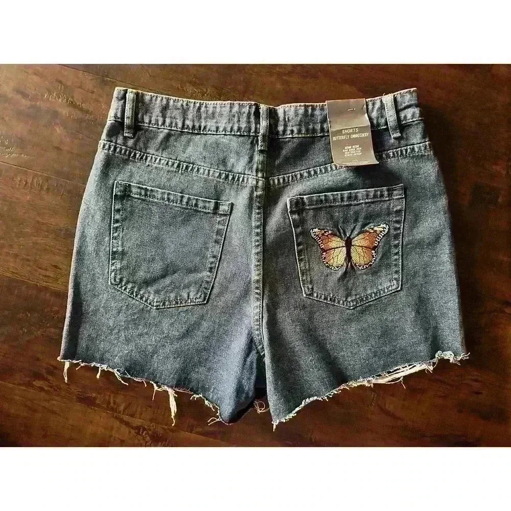 Cali 1850 Cutoff Shorts Butterfly Embroidered Pocket NWT Size 11 High Rise